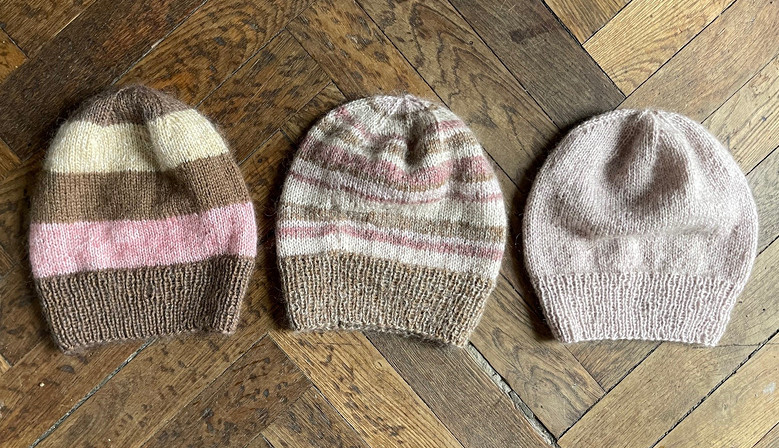 Glatstrikket beanie hue